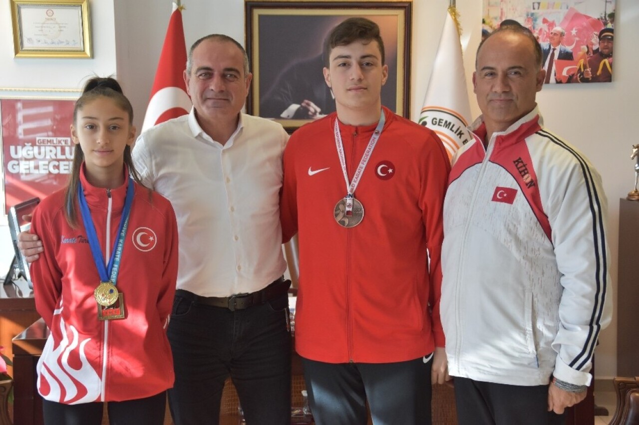 Başkan Sertaslan şampiyon sporcuları tebrik etti