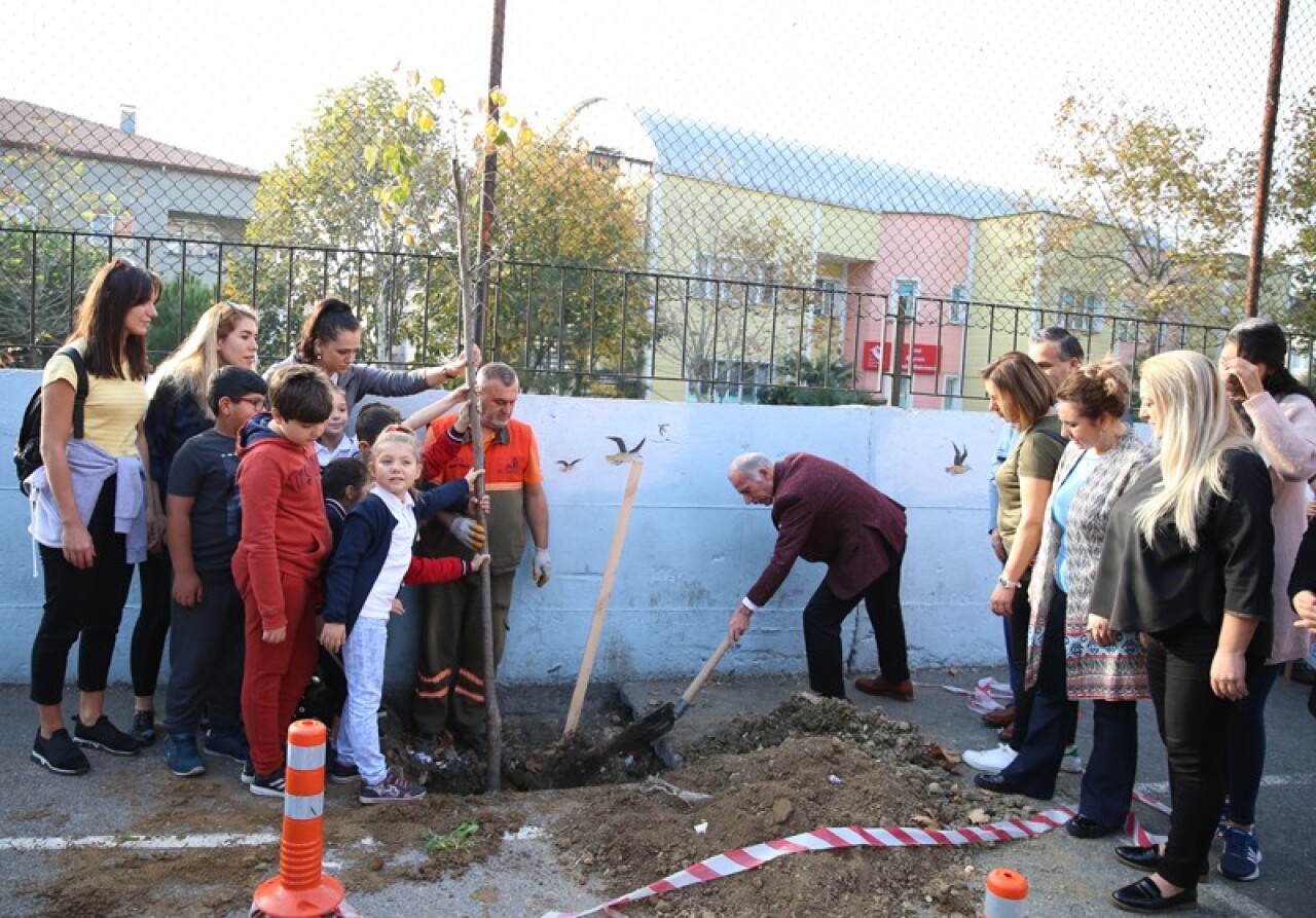 Bayrampaşalı öğrenciler ve engelliler "Geleceğe Nefes Oldular"