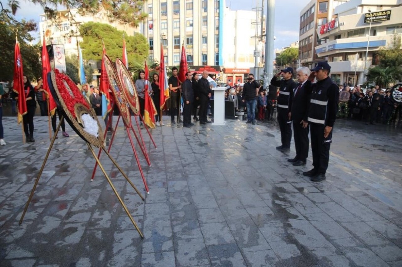 Burhaniye Atatürk’ü andı