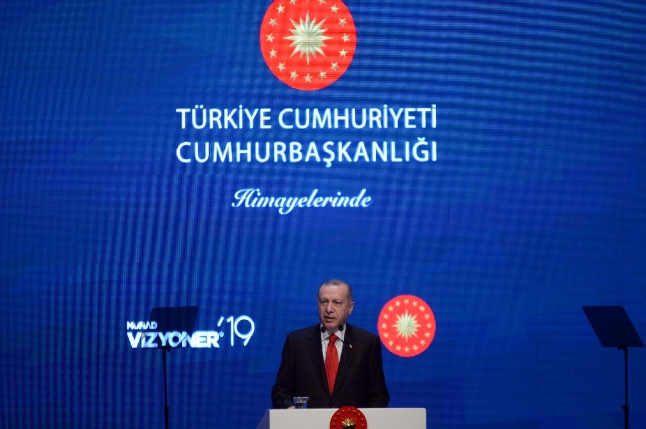 Cumhurbaşkanı Erdoğan "Fiber hat yatırımları konusunda engel çıkaranlar karşısında beni bulur"