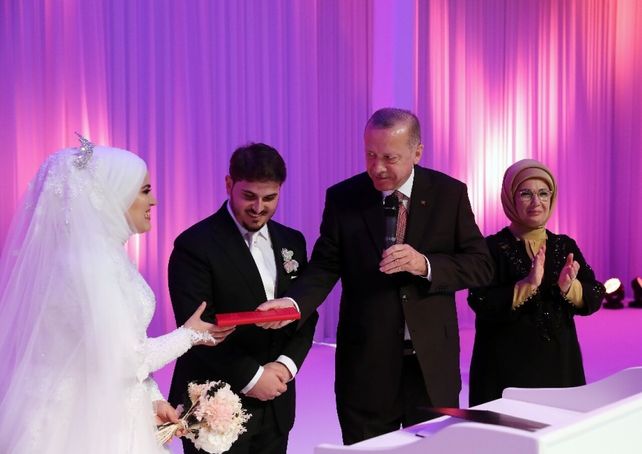 Cumhurbaşkanı Erdoğan, Mahir Ünal’ın kızının nikah törenine katıldı