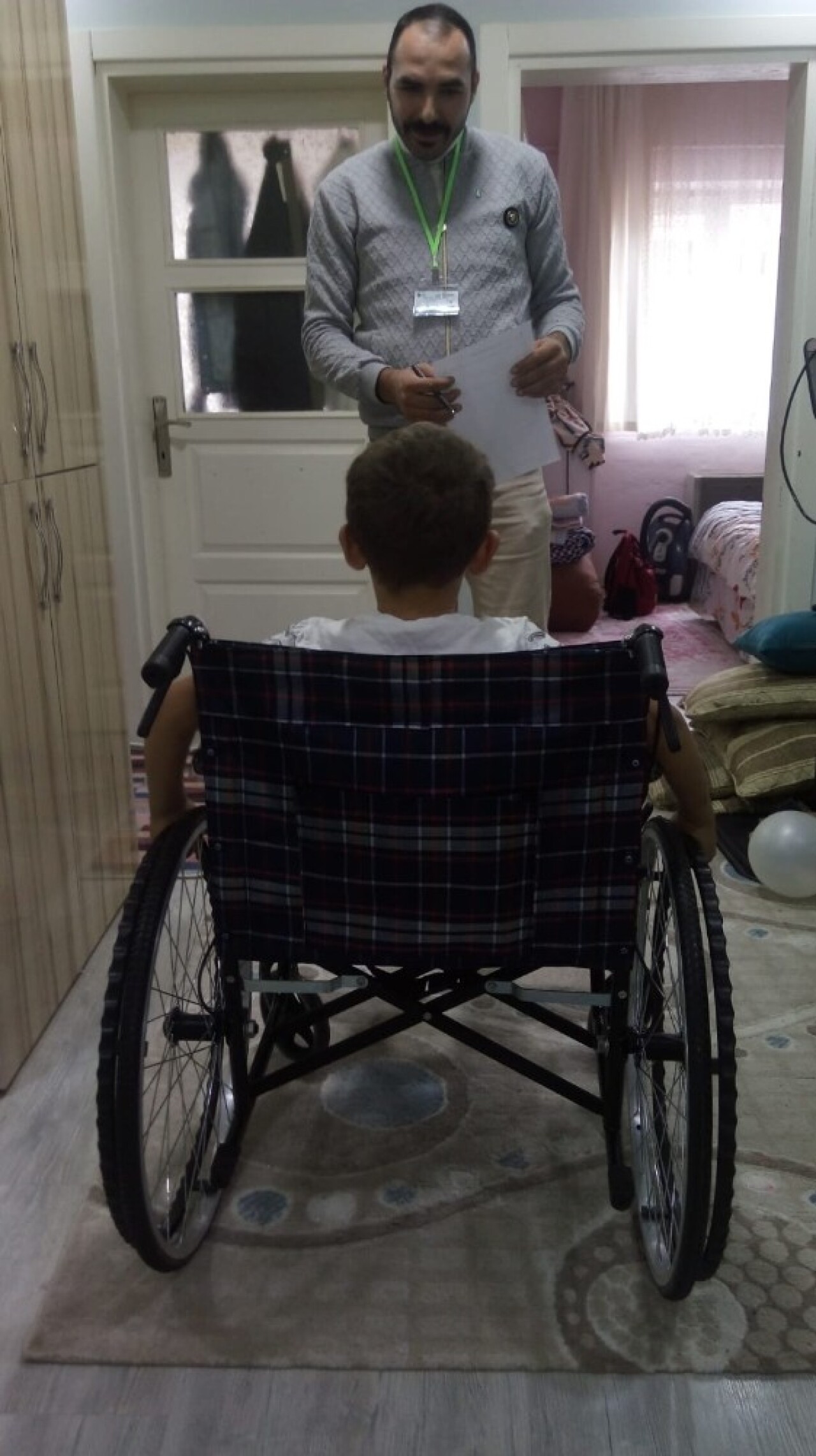 Dost eller bir çocuğun daha yüzünü güldürdü