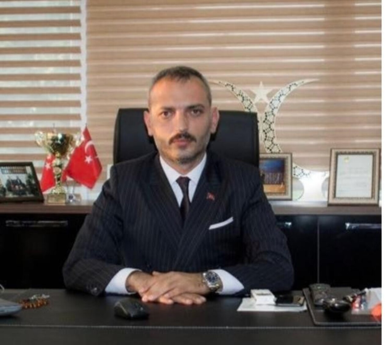 Gazeteci Yazar Tayyar Türkeş: "Reis, Bülent Arınç’ı partiden ihraç et