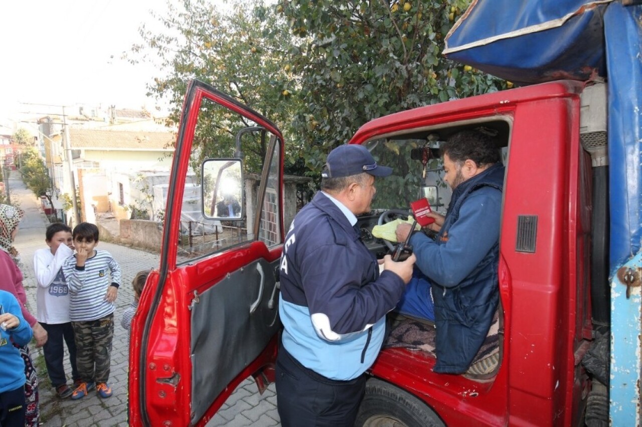 Gebze Zabıtasından gürültülü satışa izin yok