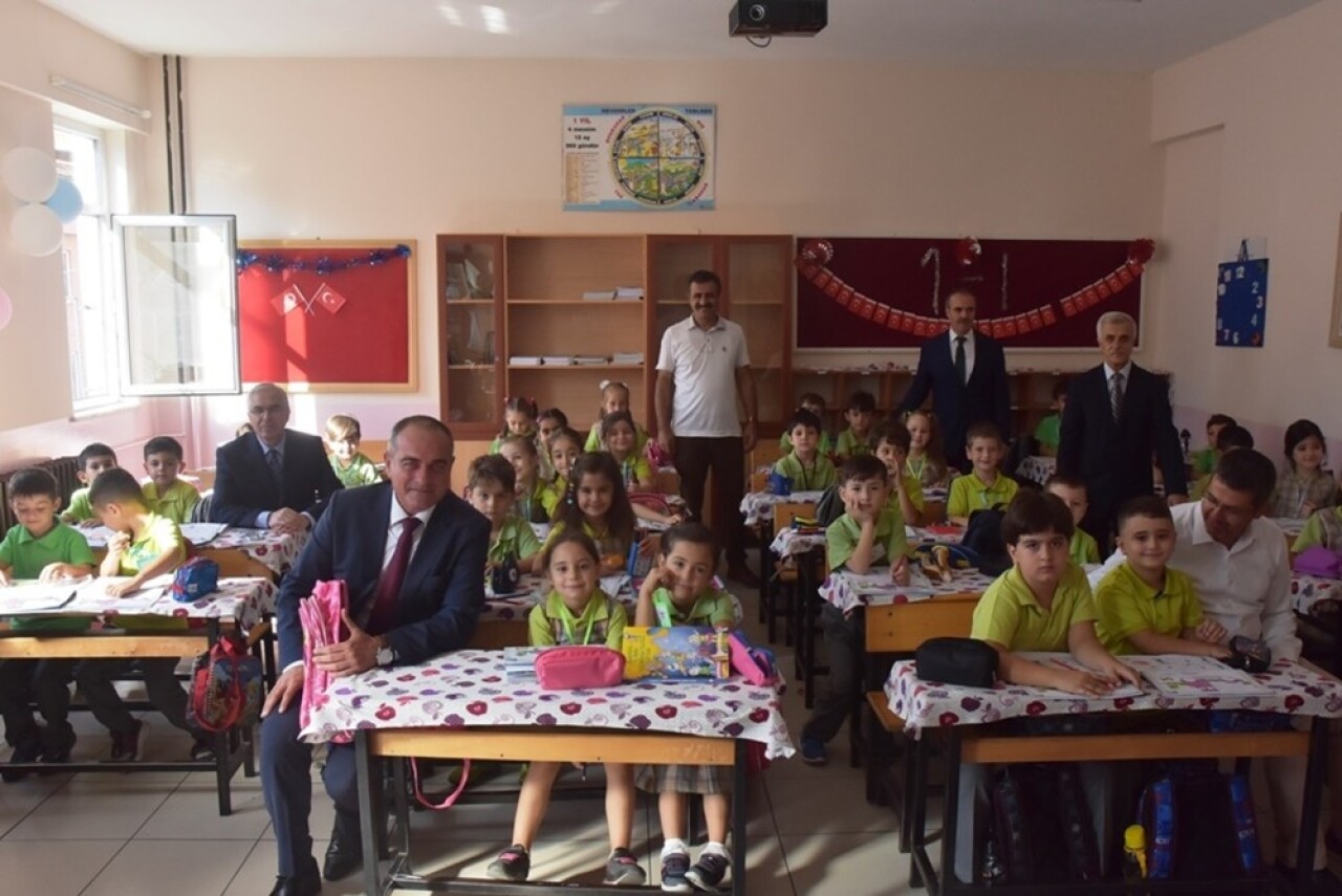 Gemlik Belediyesi öğretmenleri unutmadı