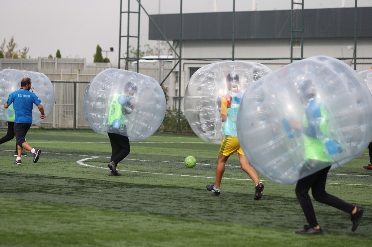 Gençlik Oyunları’nda balon futbolu heyecanı