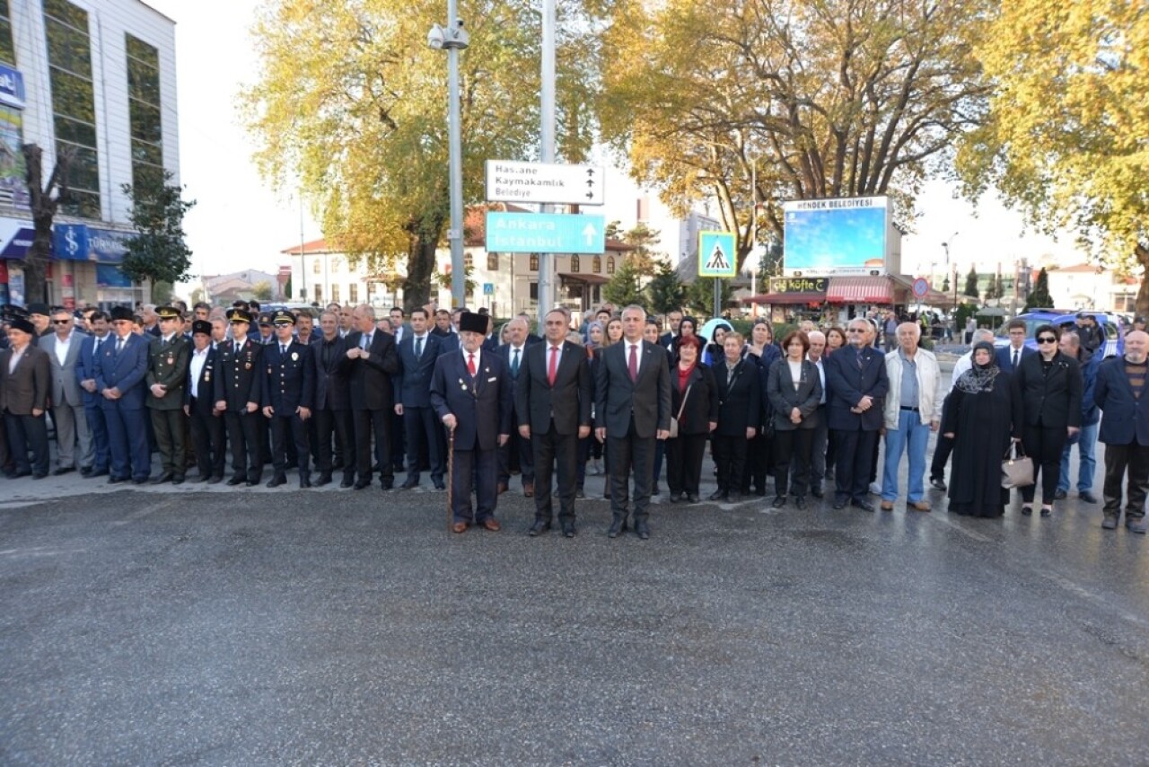 Hendek’te 10 Kasım Atatürk’ü anma törenleri