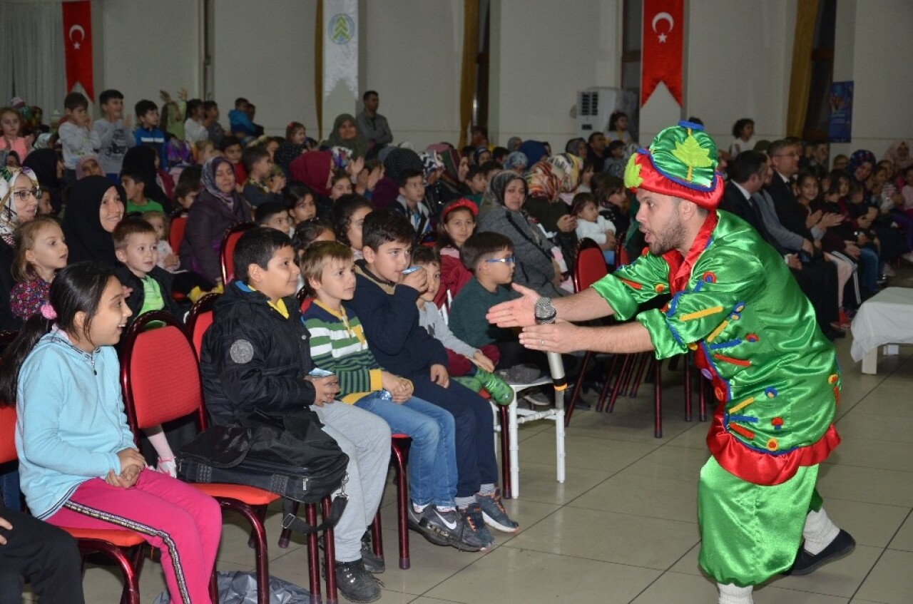 Hüseyin Goncagül Dursunbey’de Çocuklarla Buluştu