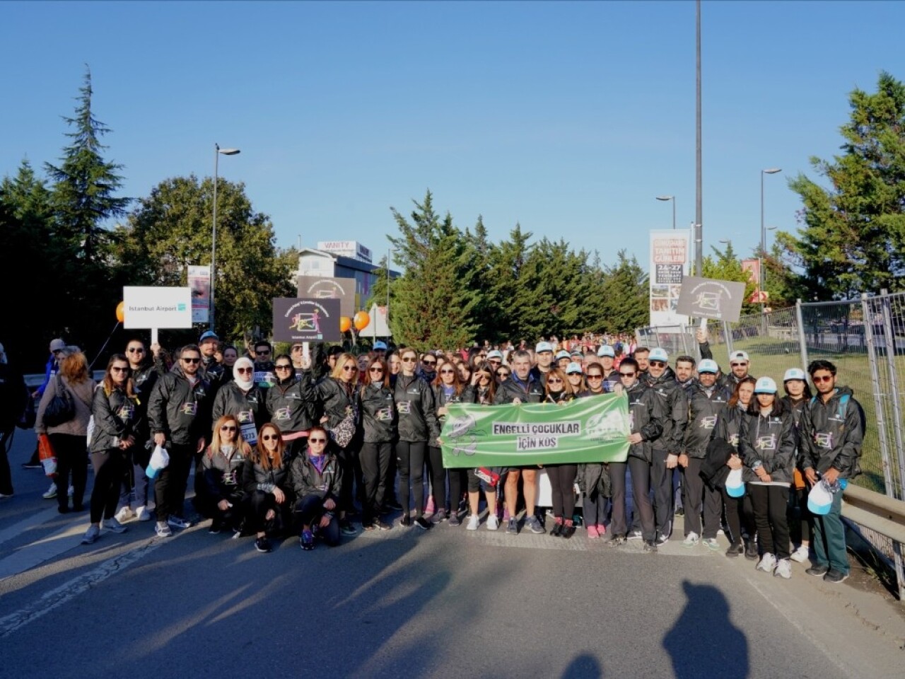 İGA çalışanları serebral palsili çocuklar için koştu