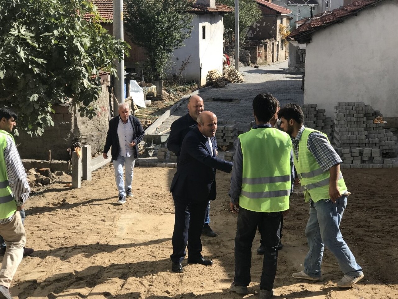 İlçeyi güzelleştiren çalışmaları başkan yerinde inceledi