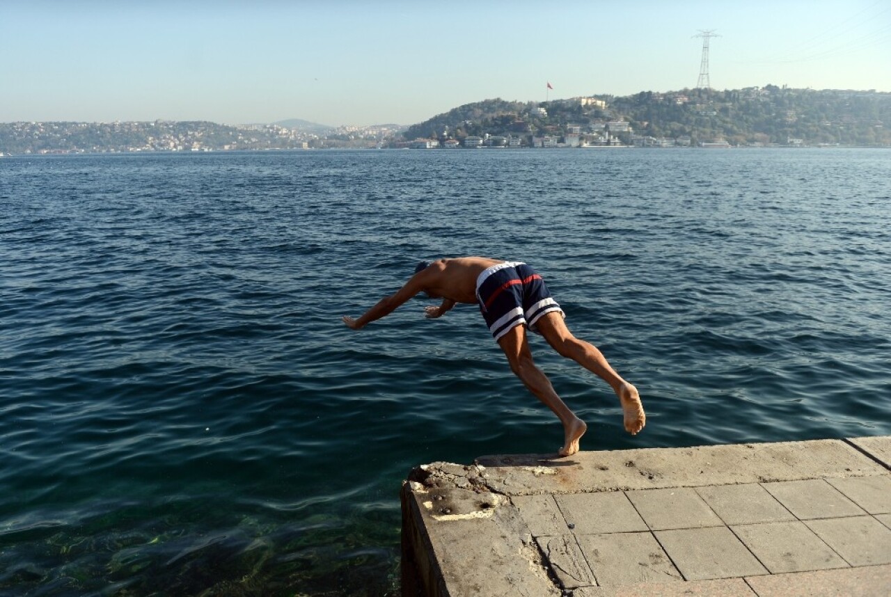 İstanbul’da Kasım ayında denize girdiler