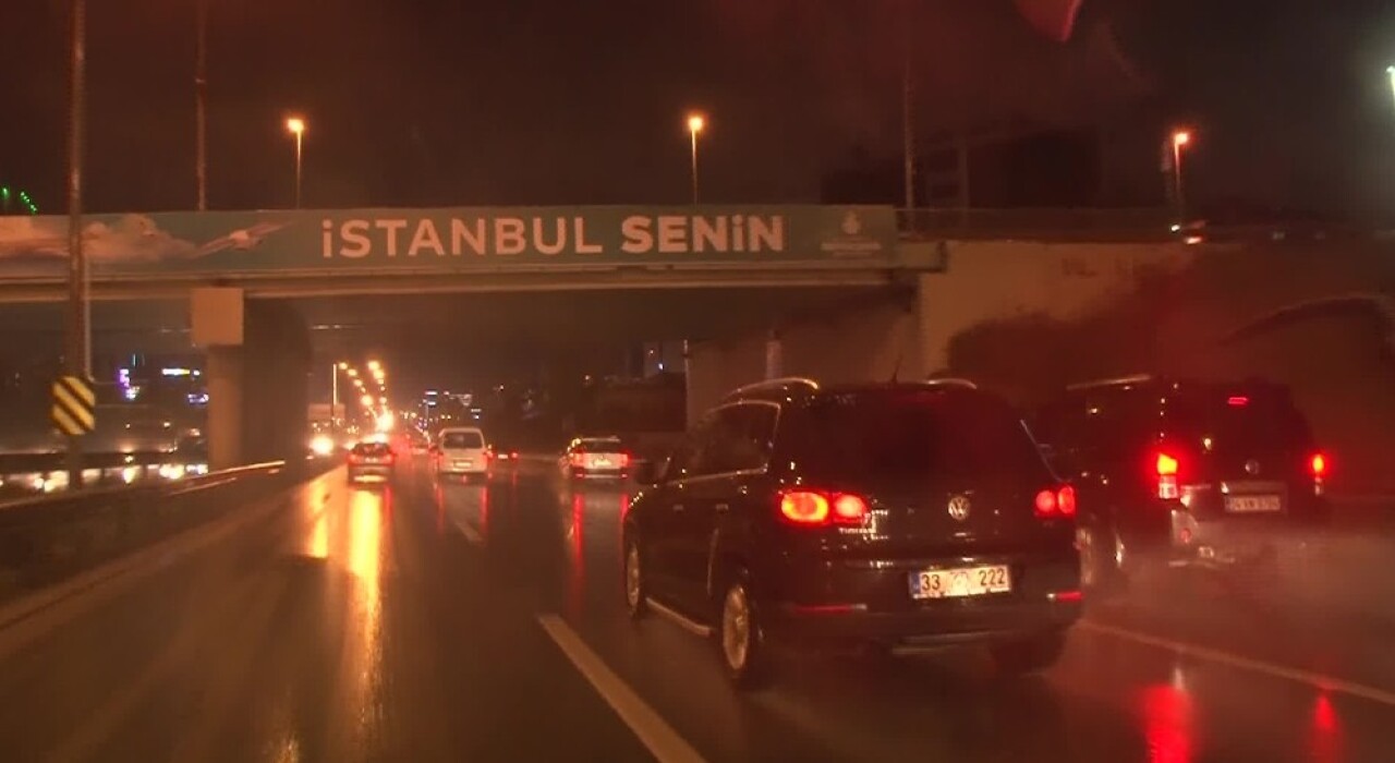 İstanbul’da yağmur etkisini göstermeye başladı