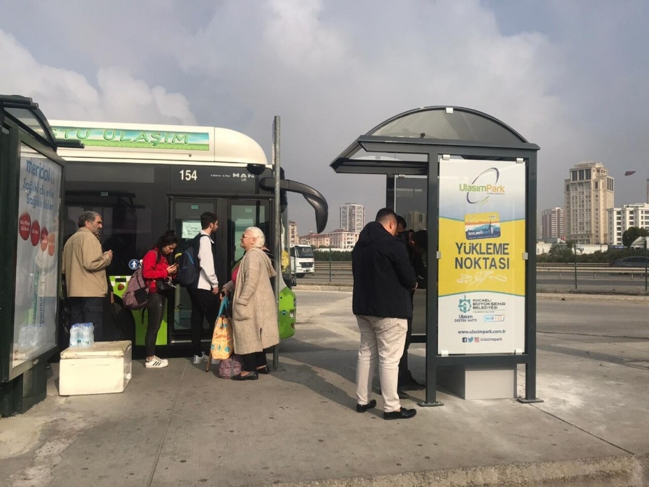 Kartal’a Kentkart dolum cihazı kuruldu