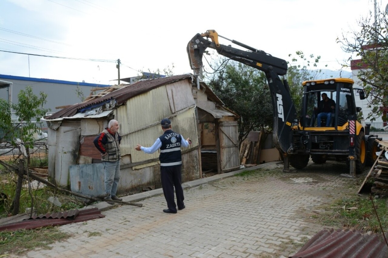 Kartepe’de usulsüz hayvan barınakları kaldırılıyor