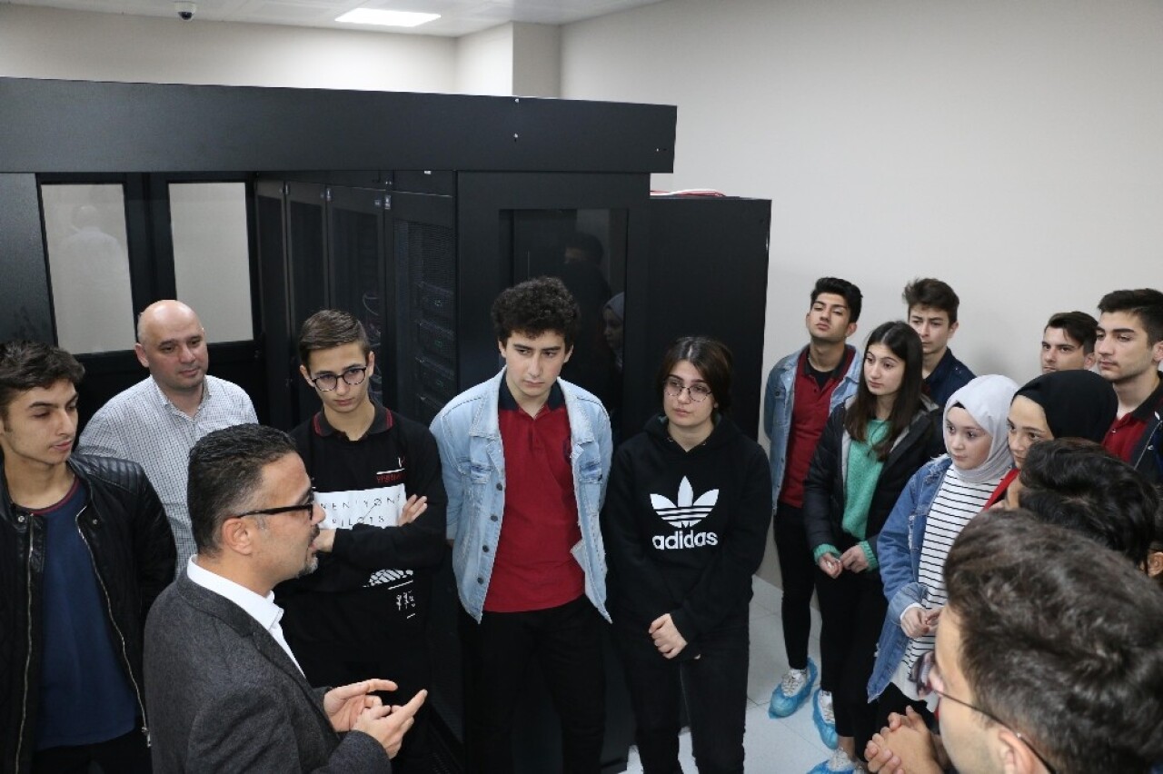 Meslek lisesi öğrencilerinden Kartal Belediyesine ziyaret
