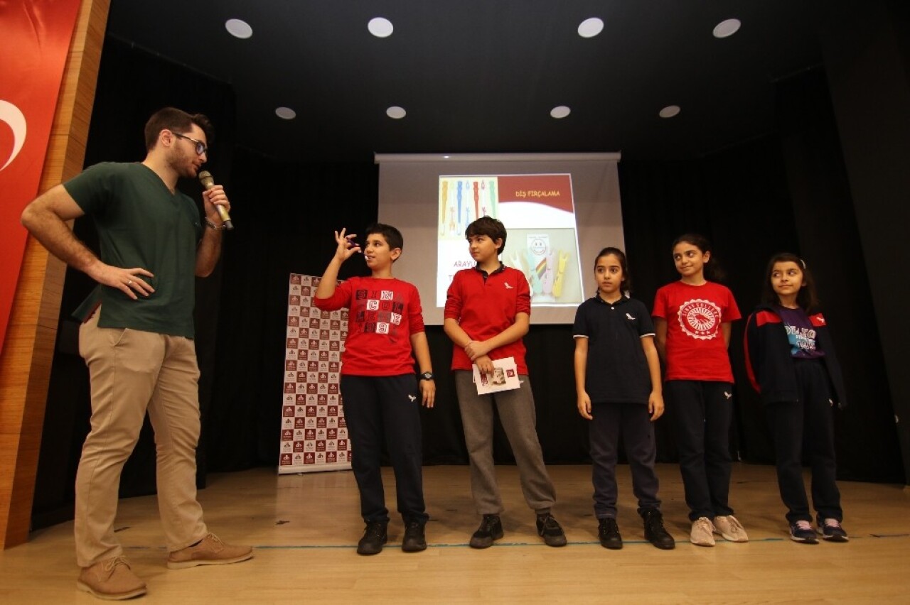 Miniklere ağız ve diş sağlığı konferansı