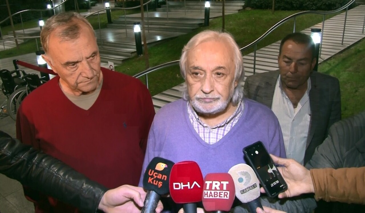 Müjdat Gezen ve Mustafa Alabora, Yıldız Kenter’in hayatını kaybettiği hastaneye geldi