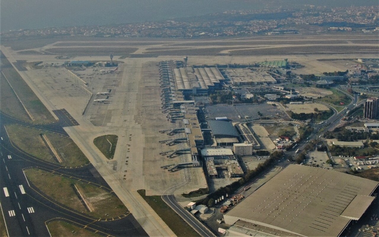 (ÖZEL) Atatürk Havalimanı’nda yıkım işlemlerine başlandı