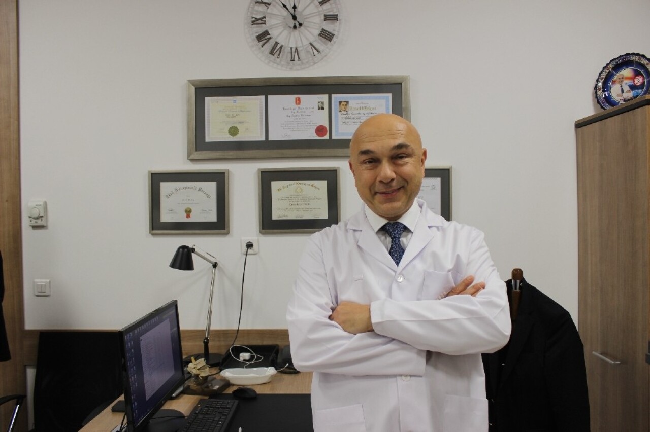 Parkinson hastaları beyin pili ameliyatı için Türkiye’ye geliyor