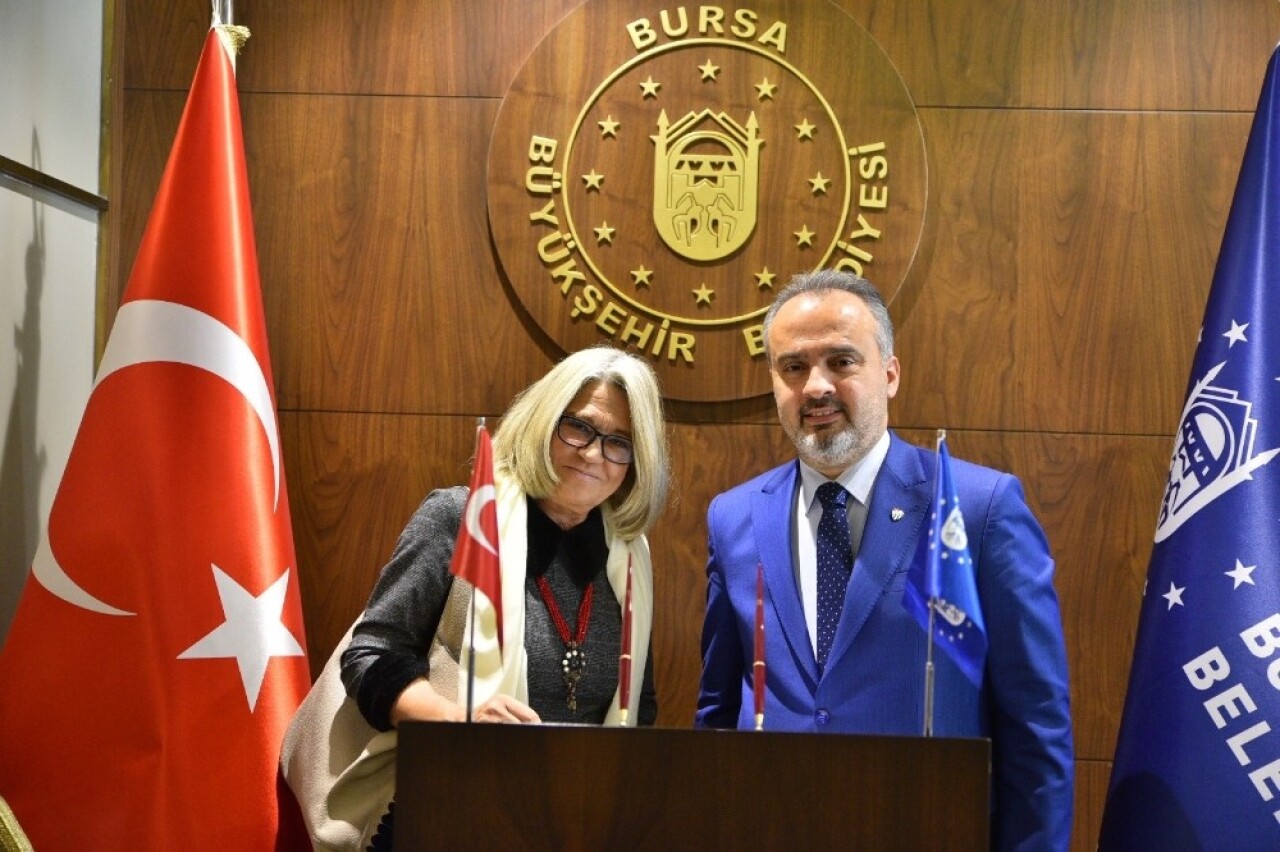 Portekiz, Bursa ile iş birliği arayışında