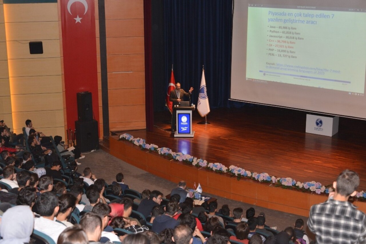 SAÜ’de ’Açık Kaynak Yazılım Stratejilerinin Önemi ve Pardus’ isimli konferans düzenlendi