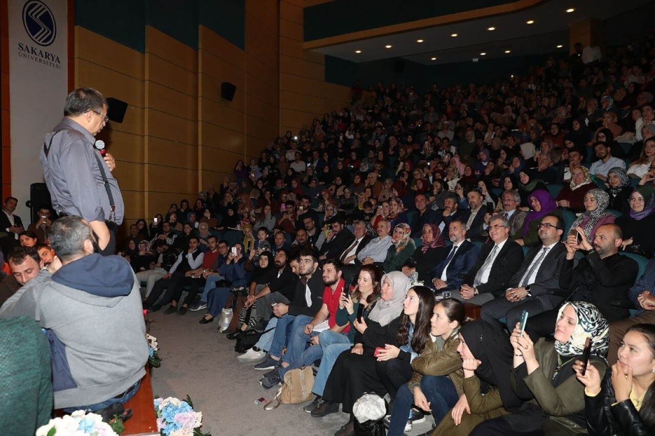 SAÜ’de ’Sözün Özü’ konferansı gerçekleşti