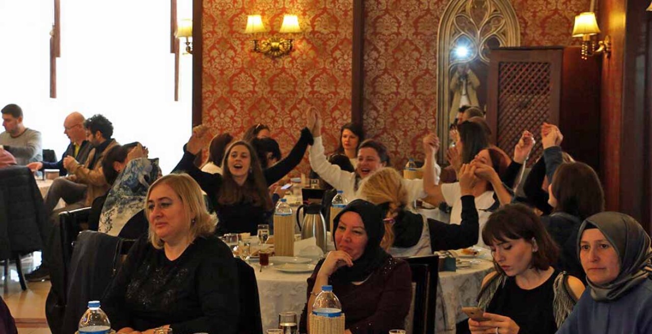 Serdivan Anadolu Lisesi’nde Öğretmenler Günü Coşkusu     