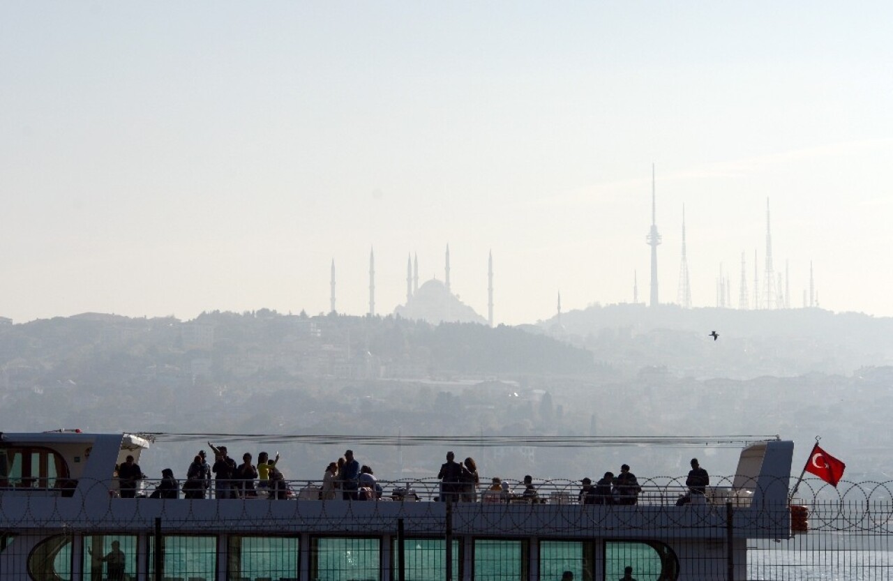 Sis altındaki İstanbul havadan görüntülendi