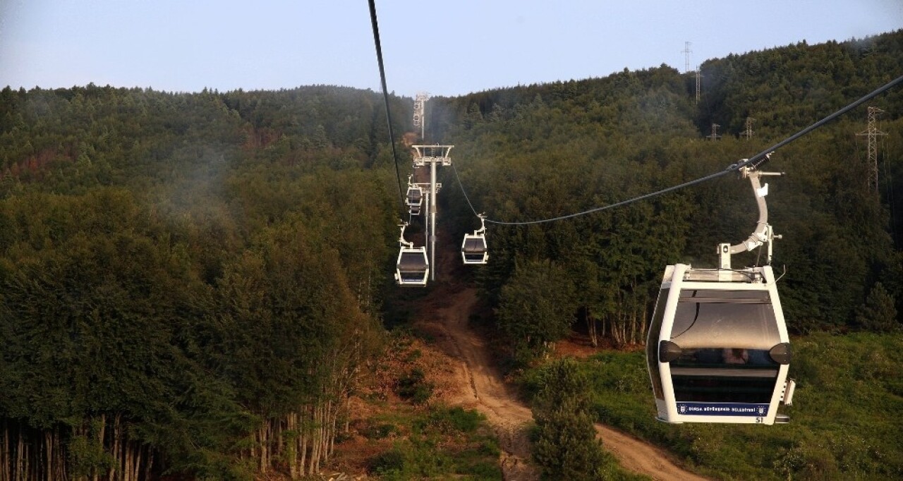 Teleferik seferlerine şiddetli rüzgar engeli