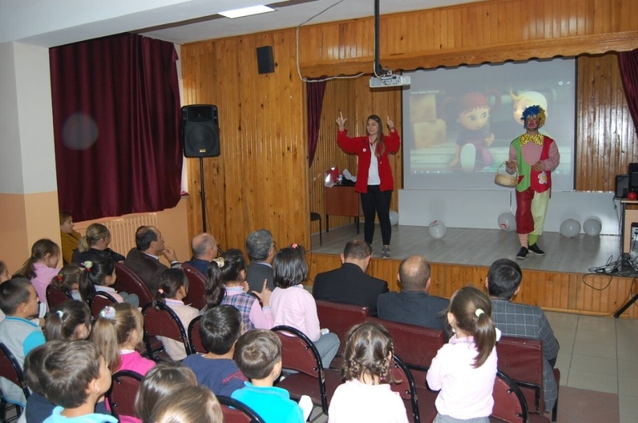 Türk Kızılay Bursa Şubesi’nden eğitime tam destek