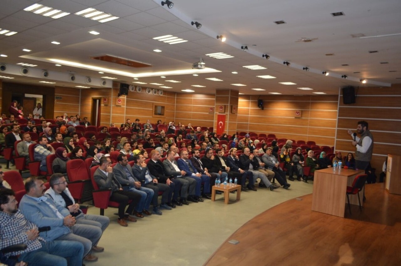 Ünlü Aktivist-Yazar Tuğrul Selmanoğlu: "Türkiye ve Türk insanı bu coğrafyanın abisidir"