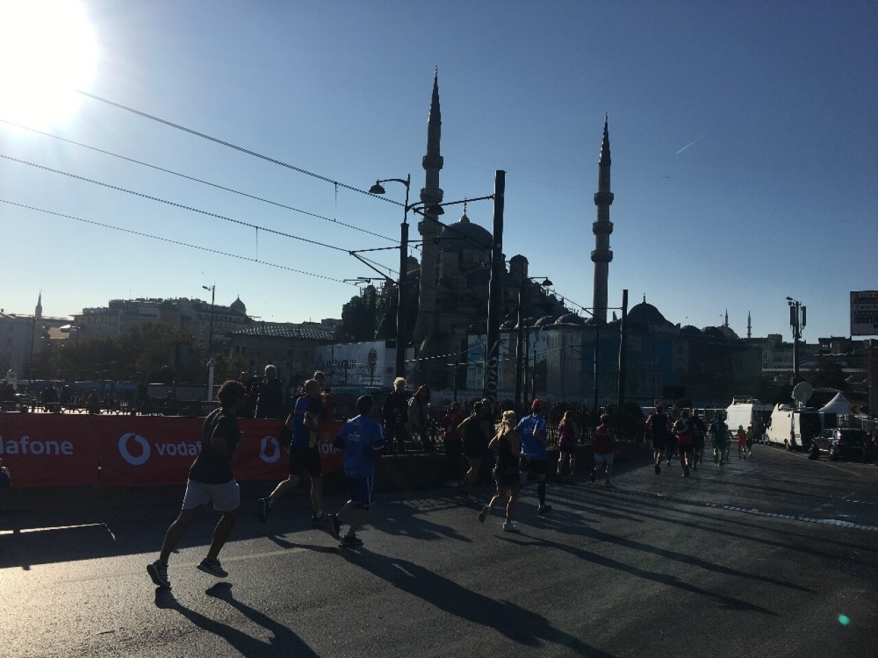 Vodafone 41. İstanbul Maratonu’na katılan sporcular, tarihi yarımadadan geçti