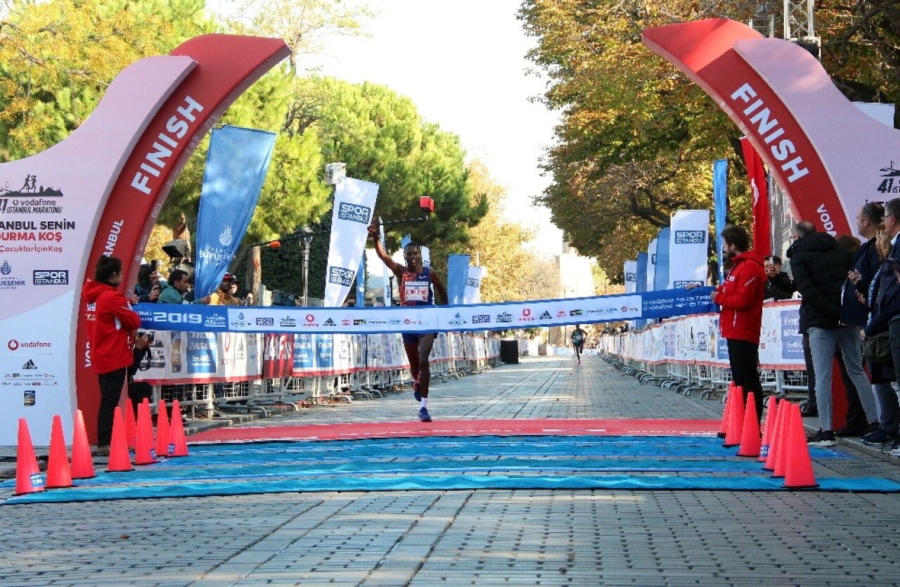 Vodafone 41. İstanbul Maratonu’nu kazanan isimler belli oldu