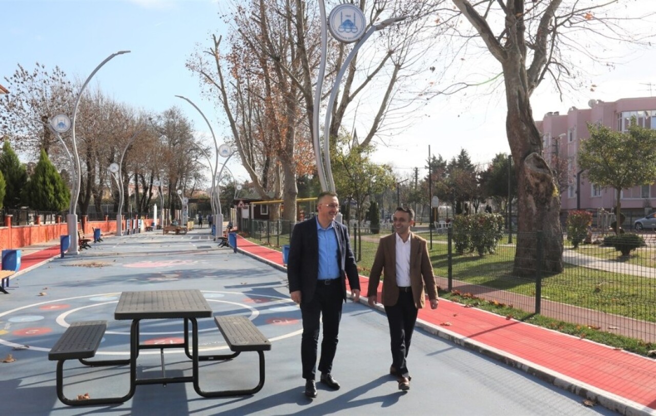 Adapazarı’nın 39 mahallesinde çocuk ve spor parkları tamamlandı