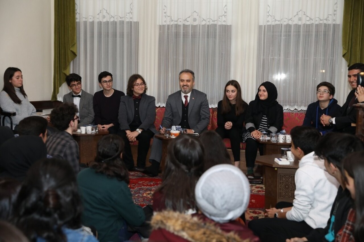 Başkan Aktaş’tan gençlere tavsiyeler