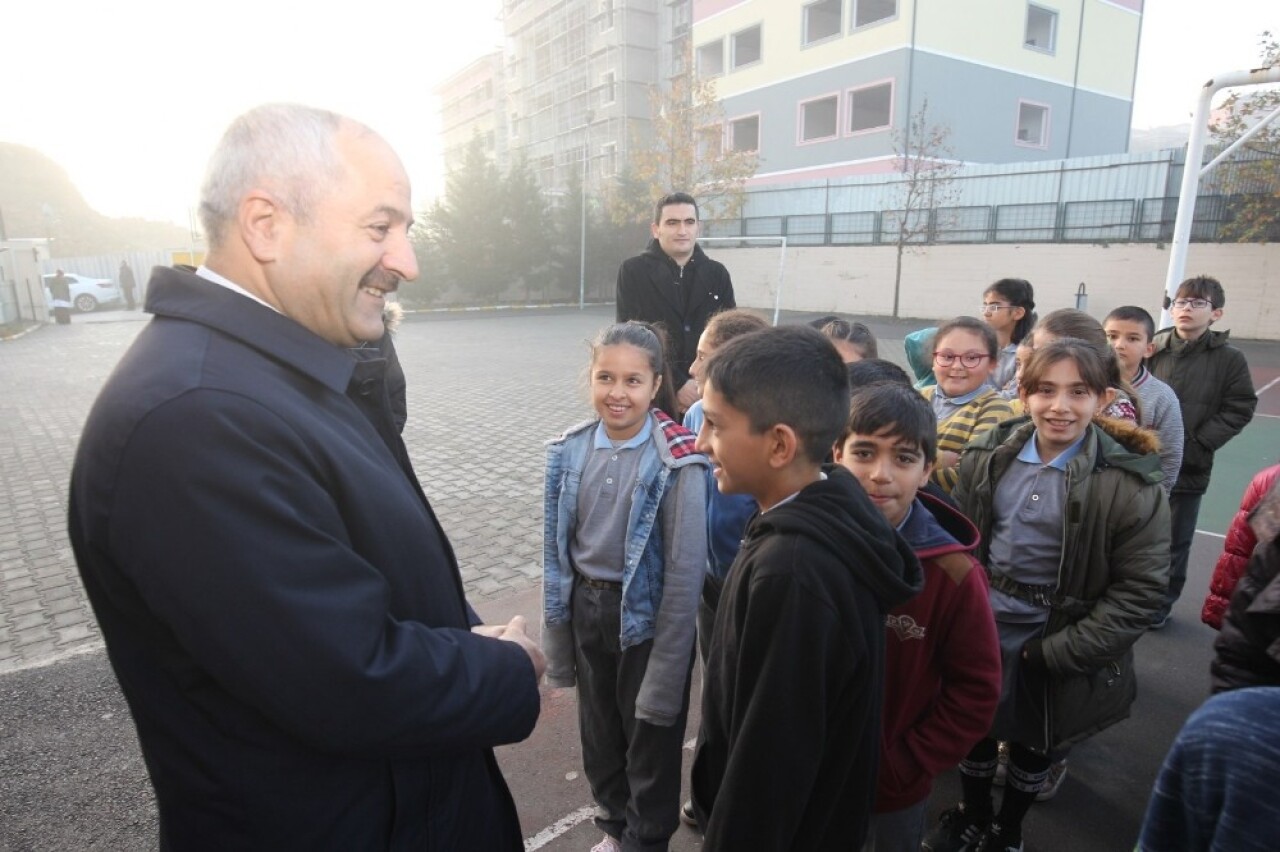 Başkan Büyükgöz, “Çocuklar sizler bizim geleceğimizsiniz”