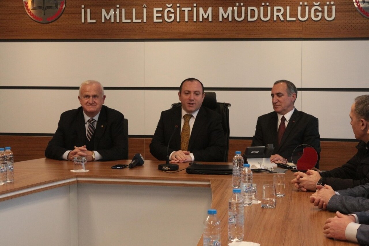 Böbrek Dede’den obezite uyarısı