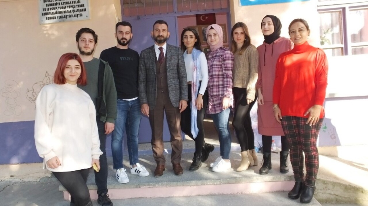 Burhaniye’de eğitim üniversiteli gençlerle renklendi