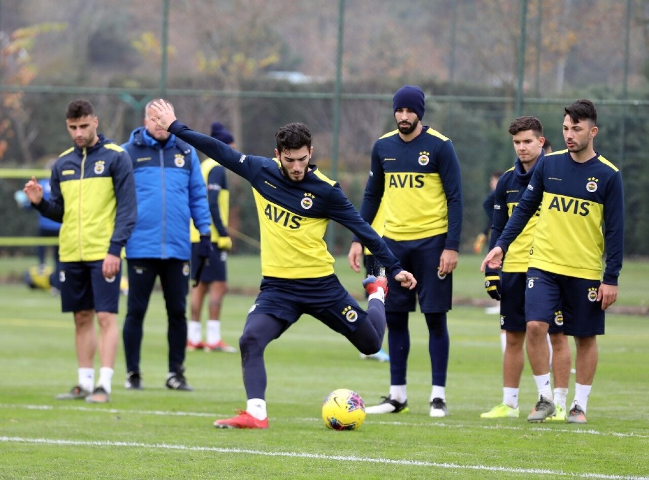 Fenerbahçe, Sivasspor maçı hazırlıklarını sürdürdü