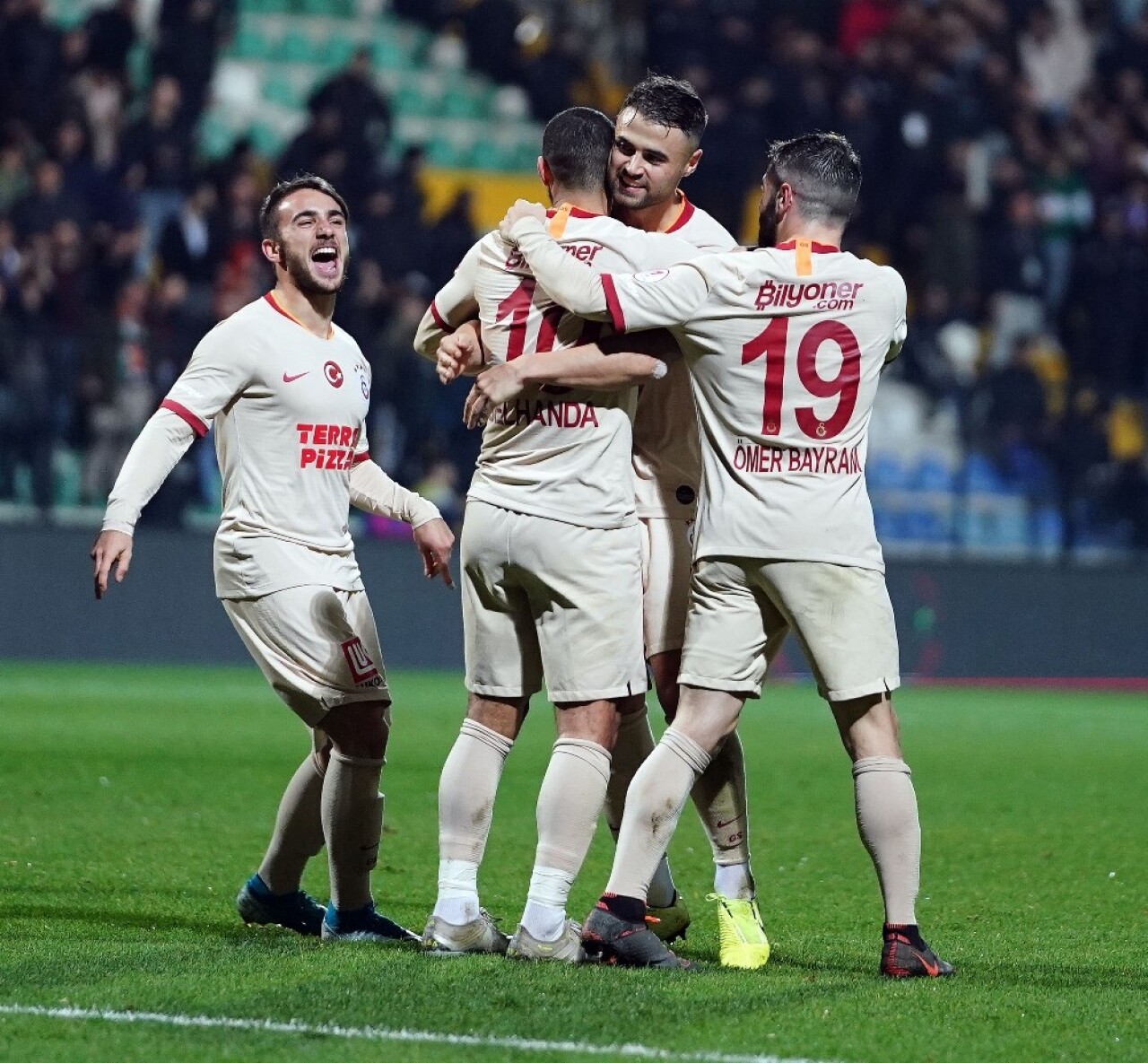 Galatasaray 4 golle turladı