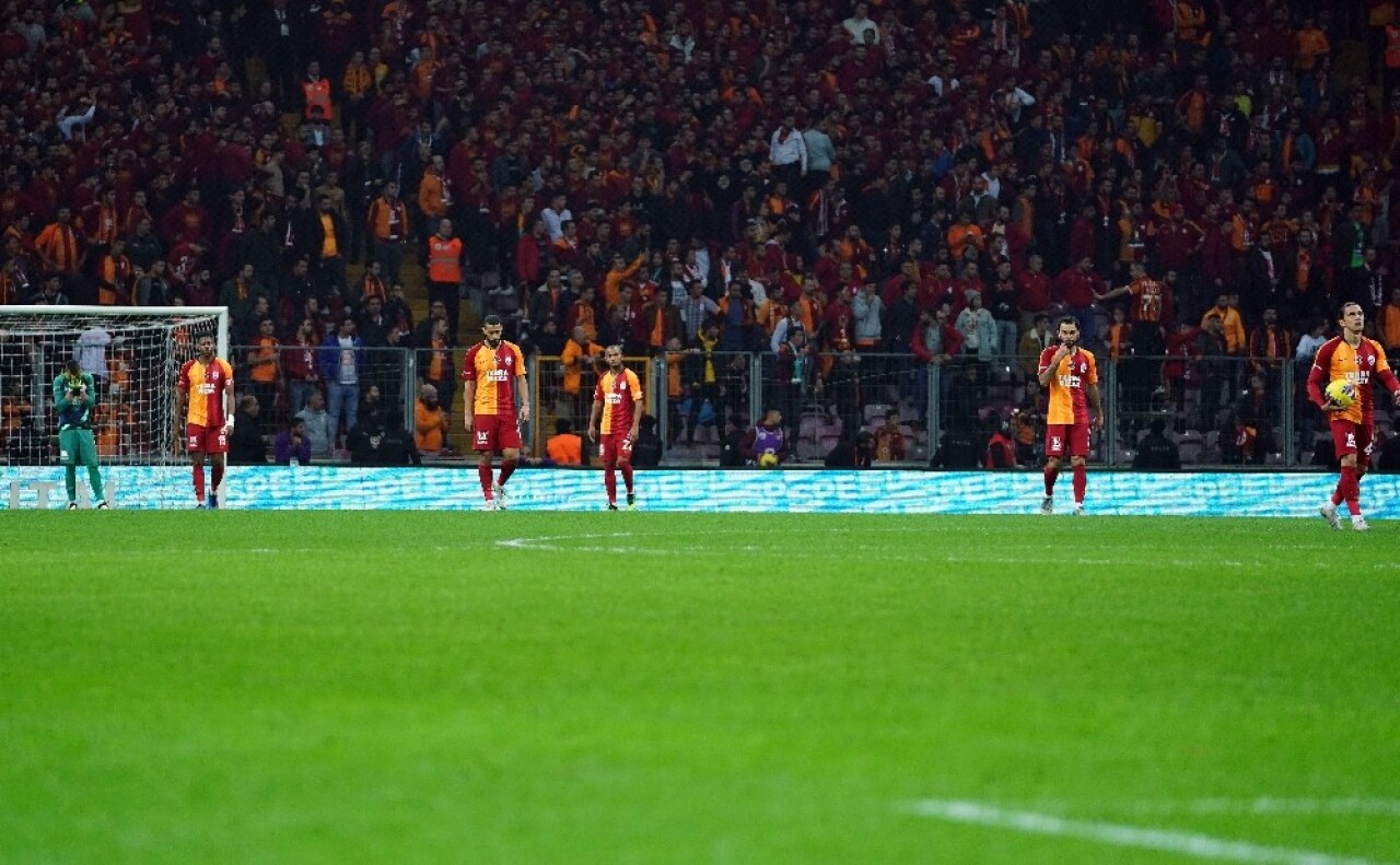 Galatasaray tarafından takımına tepki, Ankaragücü’ne alkış