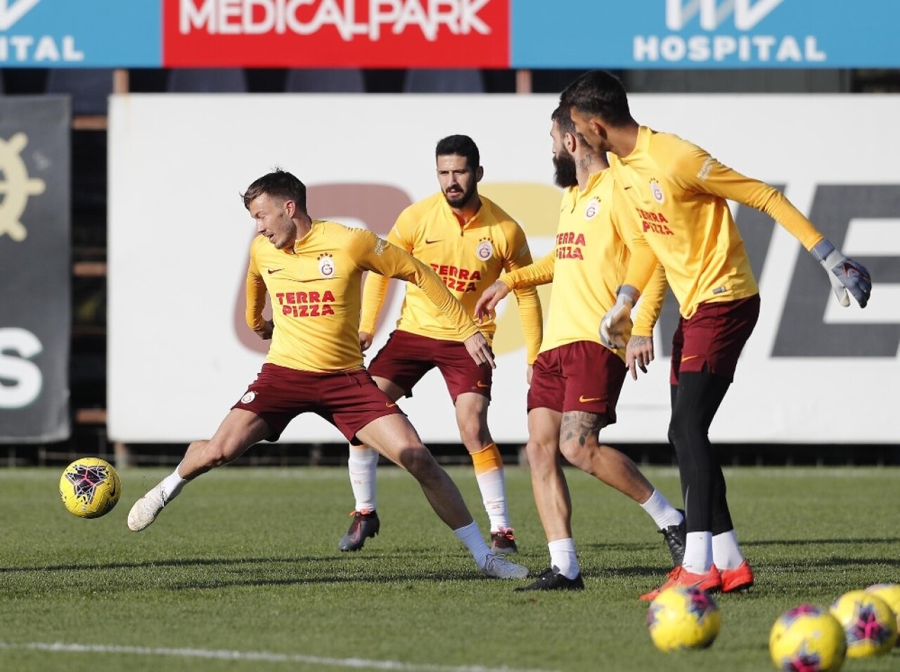 Galatasaray’da Ryan Babel takımla çalıştı