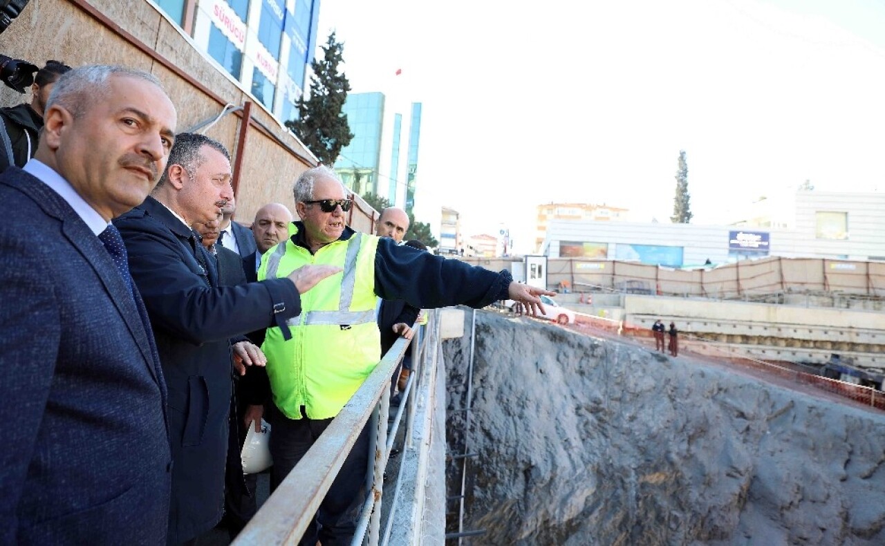 Gebze Metrosunda çalışmalar devam ediyor