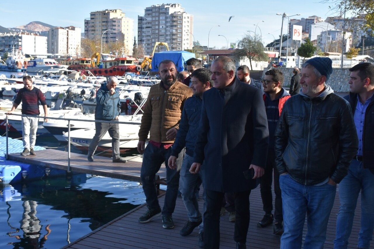 Gemlik’teki balık popülasyonu tehlikede