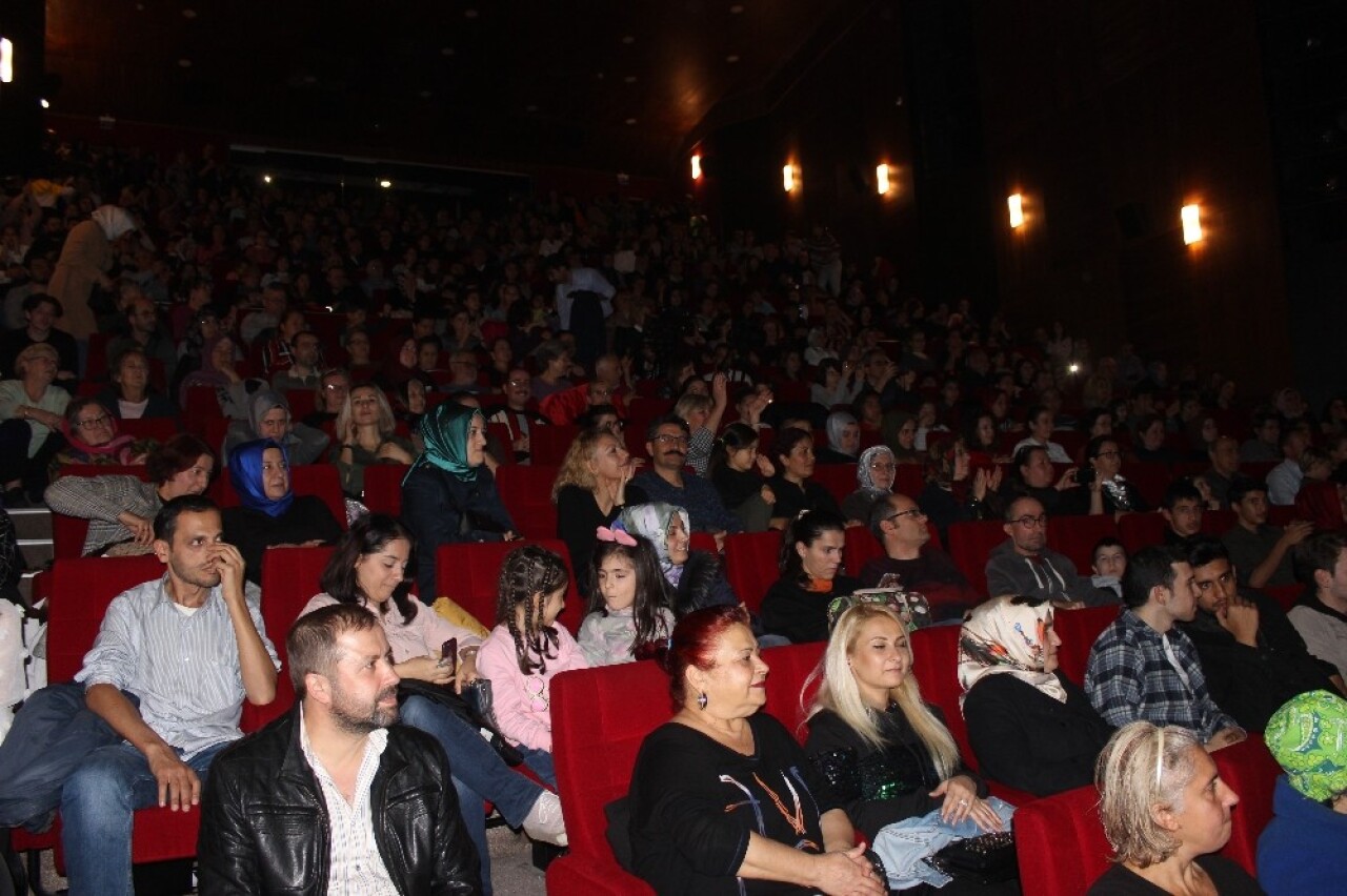 Gençlik Senfoni Orkestrası, Burak Kut ile aynı sahneyi paylaştı