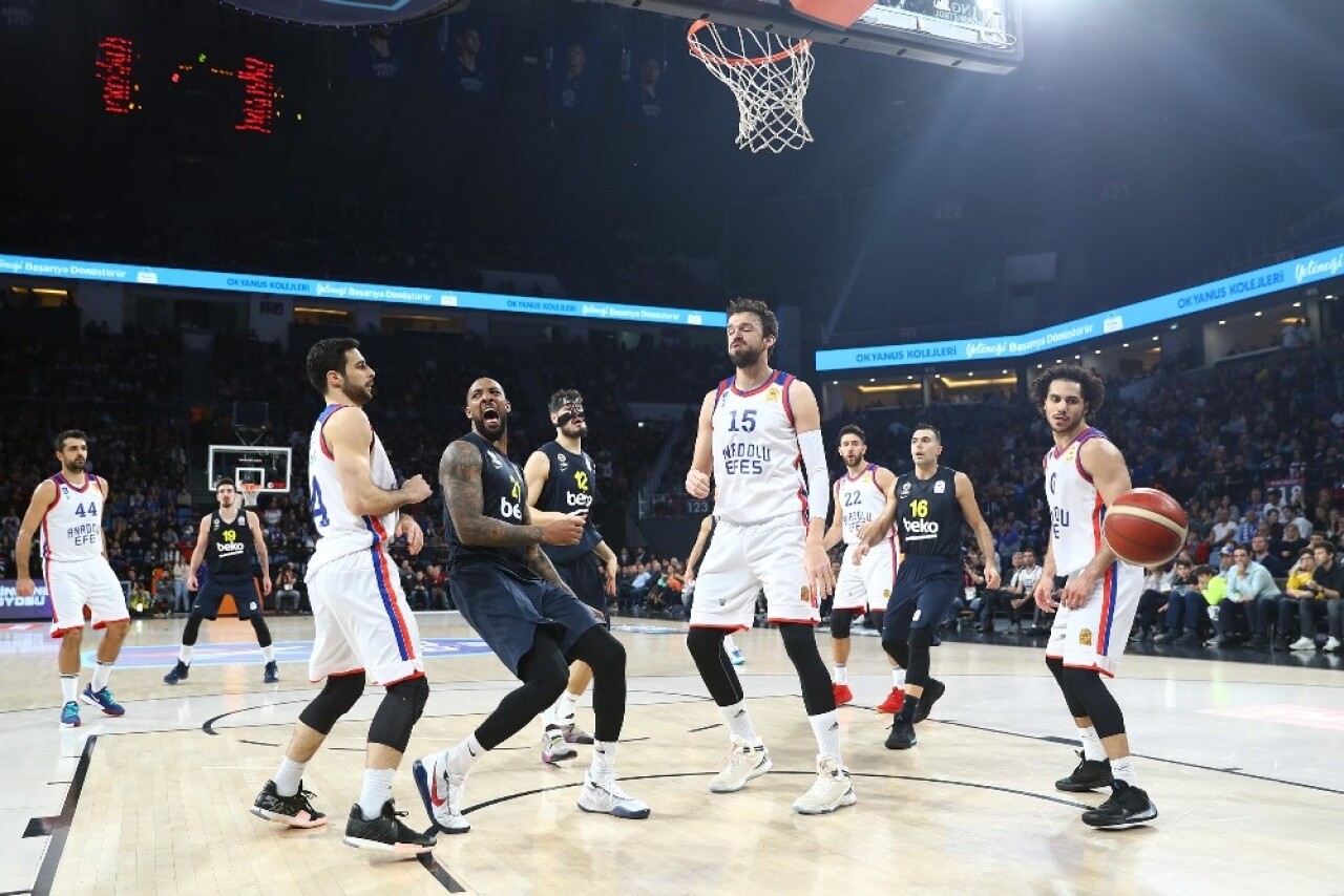 ING Basketbol Süper Lig: Anadolu Efes: 79 - Fenerbahçe Beko: 66