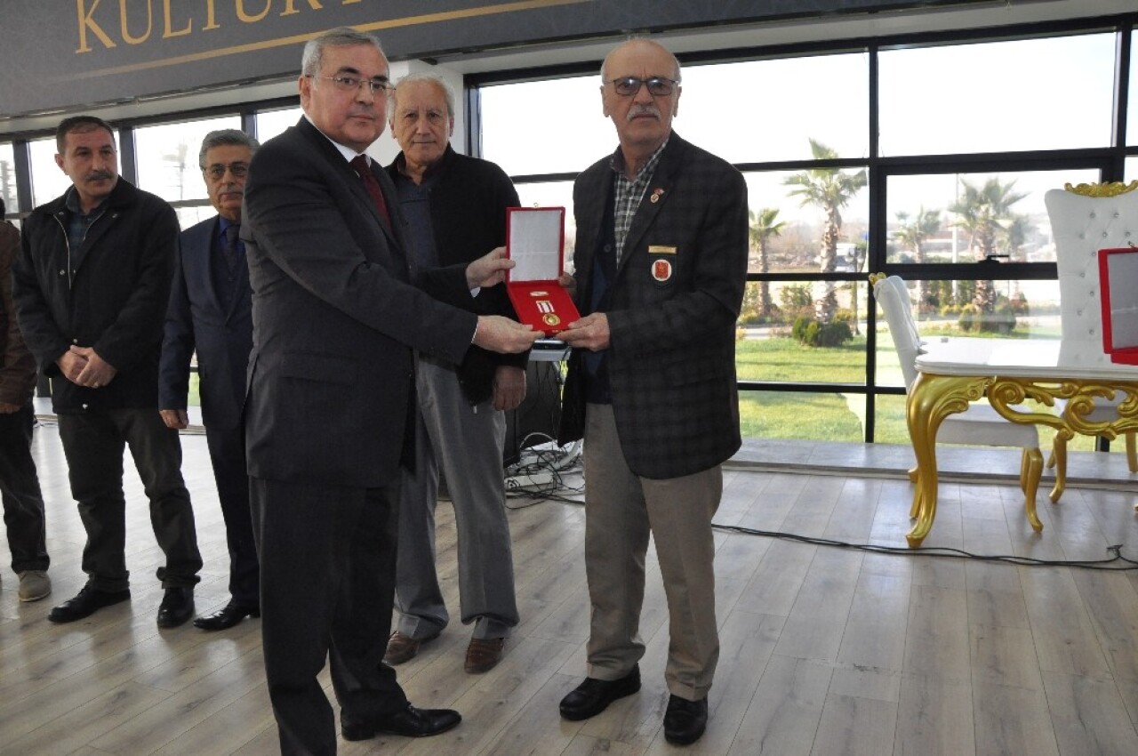 Kandıralı Kıbrıs gazilerine övünç madalyası tevcih edildi