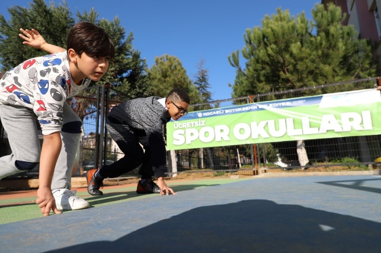 Kocaeli’de binlerce çocuk sporla geleceğe hazırlanıyor