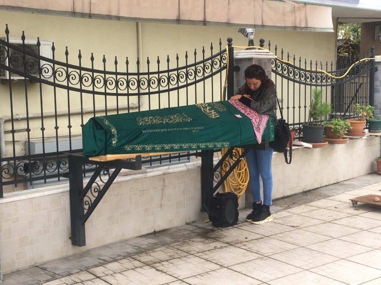 Maltepe’de lüks rezidansta öldürülen Didem Mengü son yolculuğuna uğurlandı