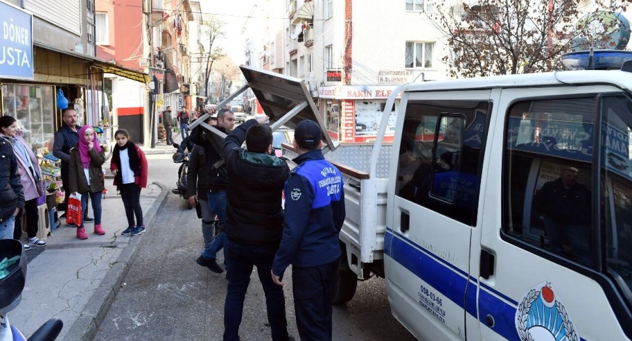 Osmangazi’de kaldırım işgâline taviz yok